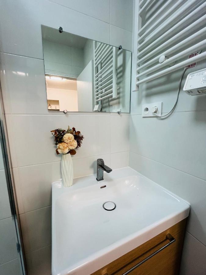 Dream Dwell Paris-Two Bedrooms Apart Near Gare Du Nord Екстер'єр фото
