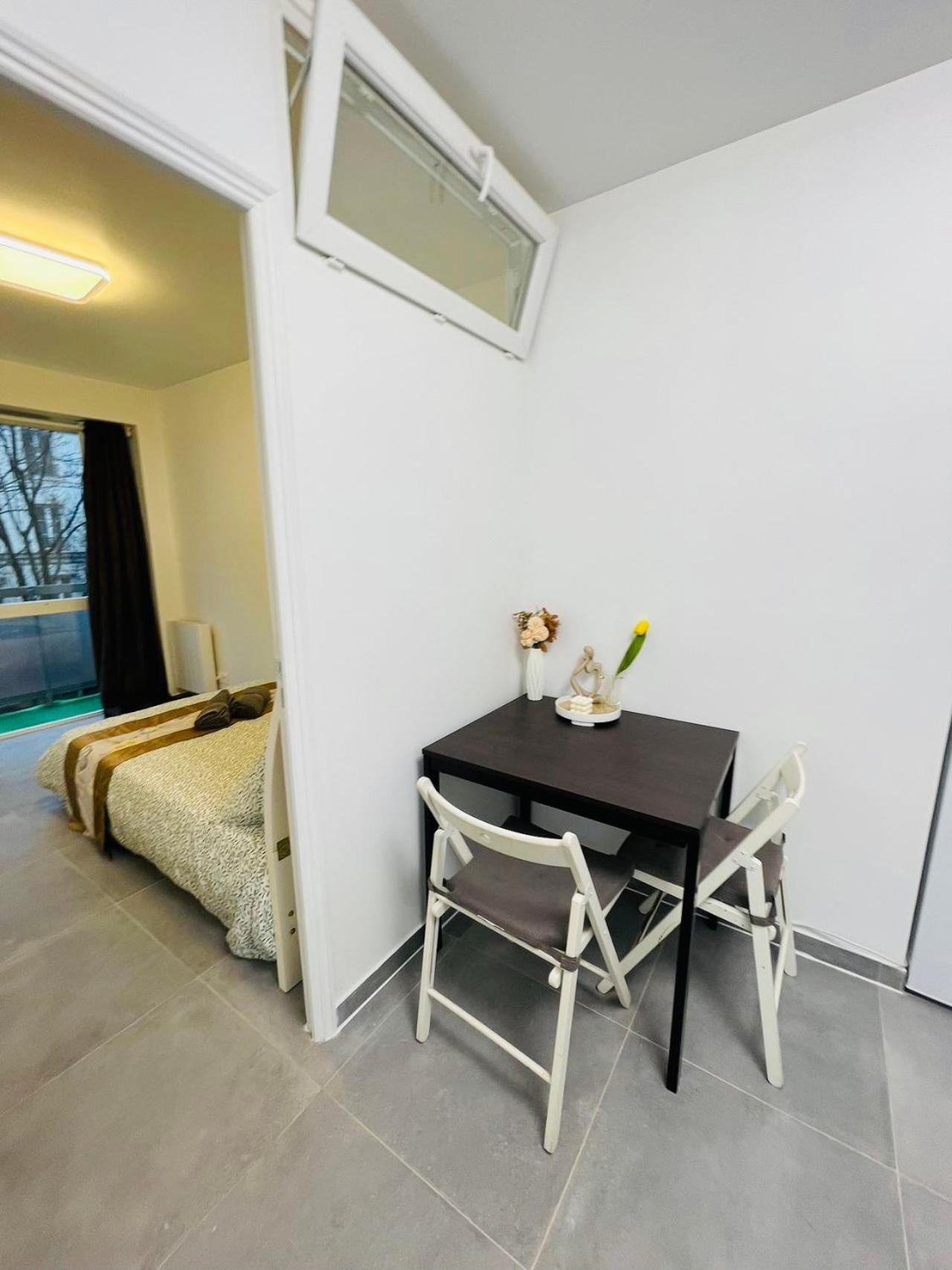 Dream Dwell Paris-Two Bedrooms Apart Near Gare Du Nord Екстер'єр фото